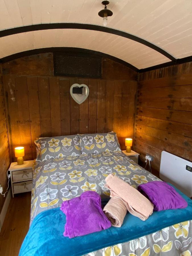 ヘレフォードLuxury Cosy Carriage With Electric Private Hot Tubアパートメント エクステリア 写真