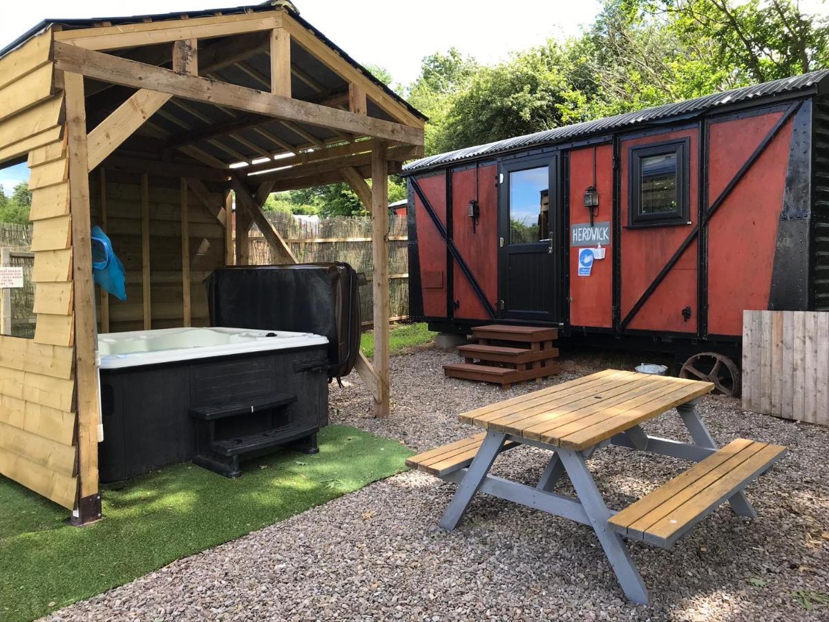 ヘレフォードLuxury Cosy Carriage With Electric Private Hot Tubアパートメント エクステリア 写真