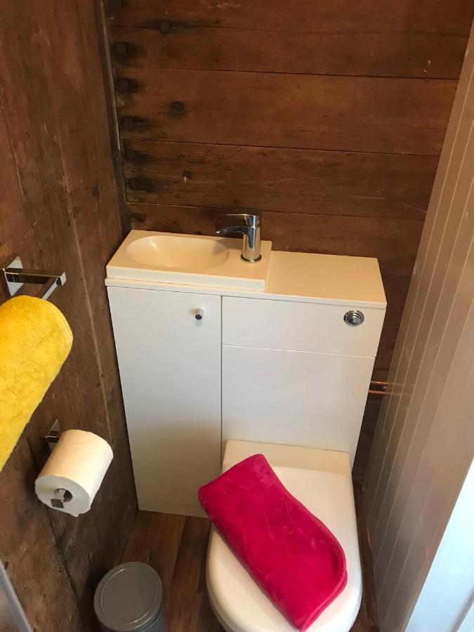 ヘレフォードLuxury Cosy Carriage With Electric Private Hot Tubアパートメント エクステリア 写真
